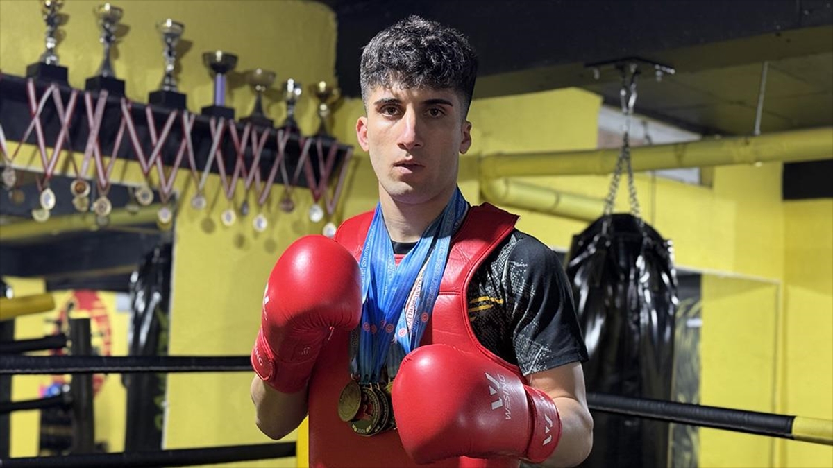 Kum torbasıyla başladığı wushuda hedefi elde ettiği başarılara yenilerini eklemek Kum torbasıyla başladığı wushuda hedefi elde ettiği başarılara yenilerini eklemek