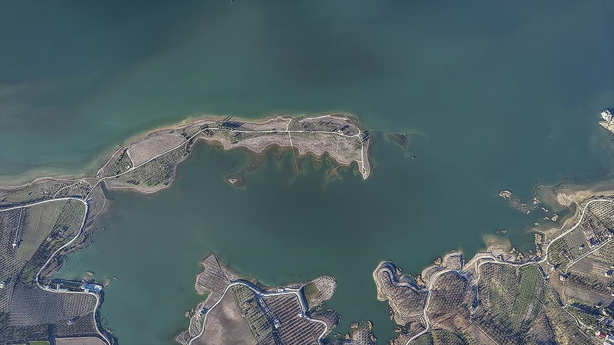 Kuraklık nedeniyle su seviyesi gerileyen Karakaya Barajı yağışlarla canlandı Kuraklık nedeniyle su seviyesi gerileyen Karakaya Barajı yağışlarla canlandı