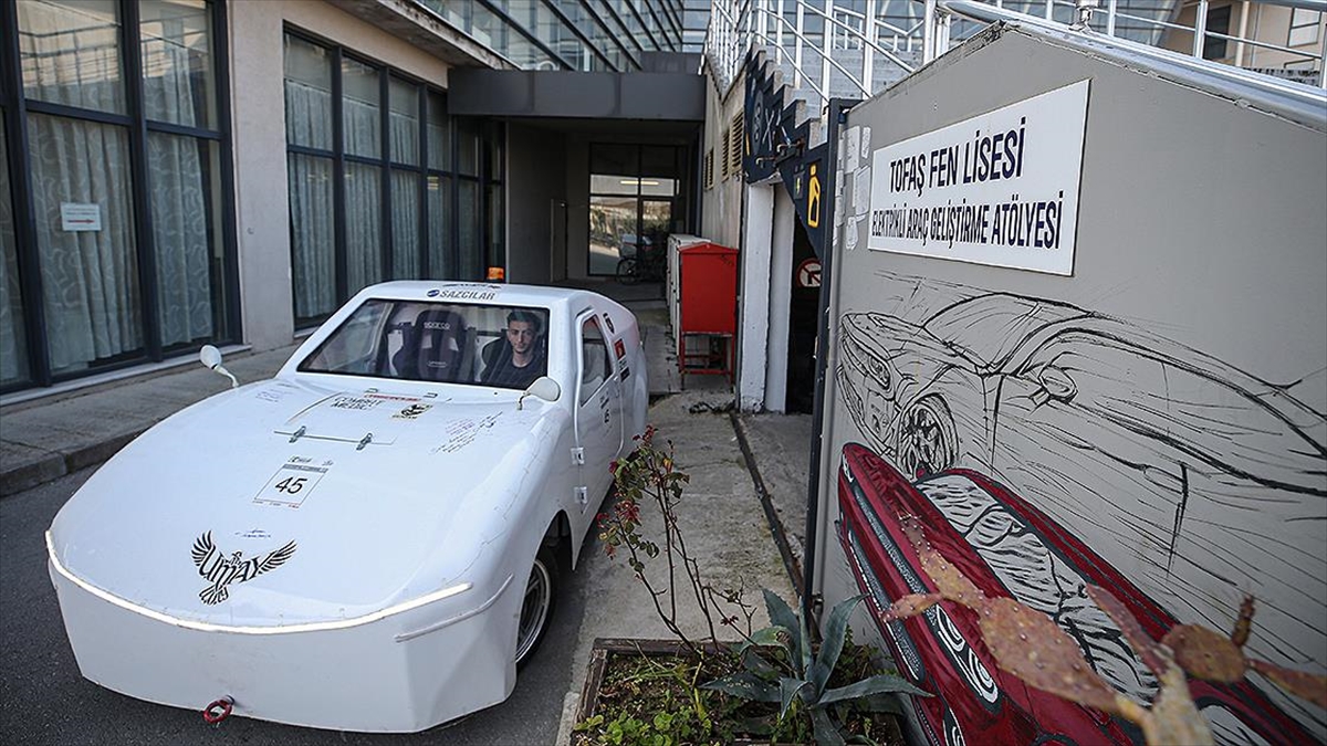 Liseliler geliştirdikleri elektrikli araçla TEKNOFEST’te bu kez zirveyi hedefliyor