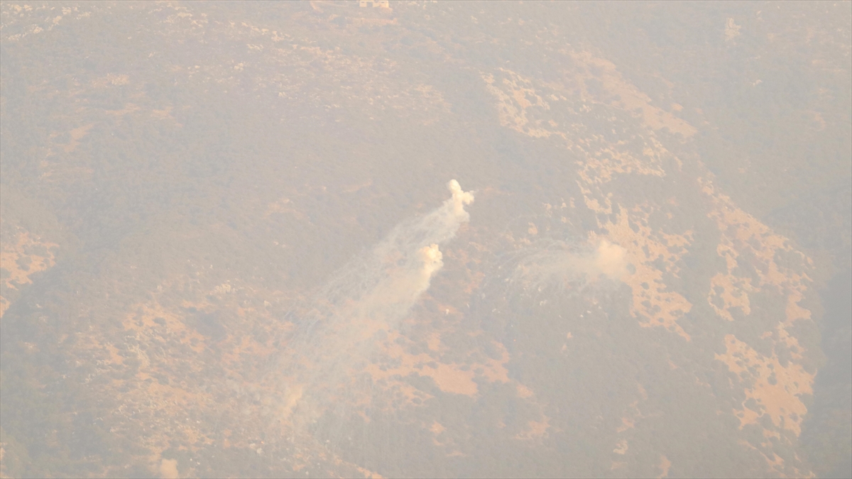 Lübnan resmi haber ajansı: İsrail ordusu Lübnan’ın güneyine fosfor bombasıyla saldırdı Lübnan resmi haber ajansı: İsrail ordusu Lübnan’ın güneyine fosfor bombasıyla saldırdı