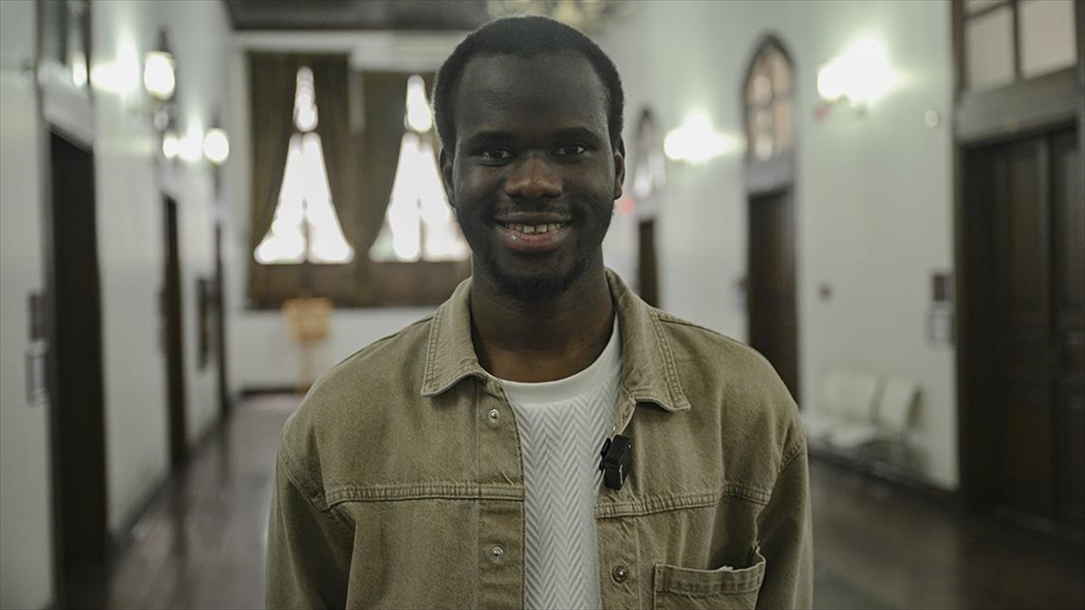 Mali’de iftarda sofralar iki kez kuruluyor, yemekler camide yeniyor