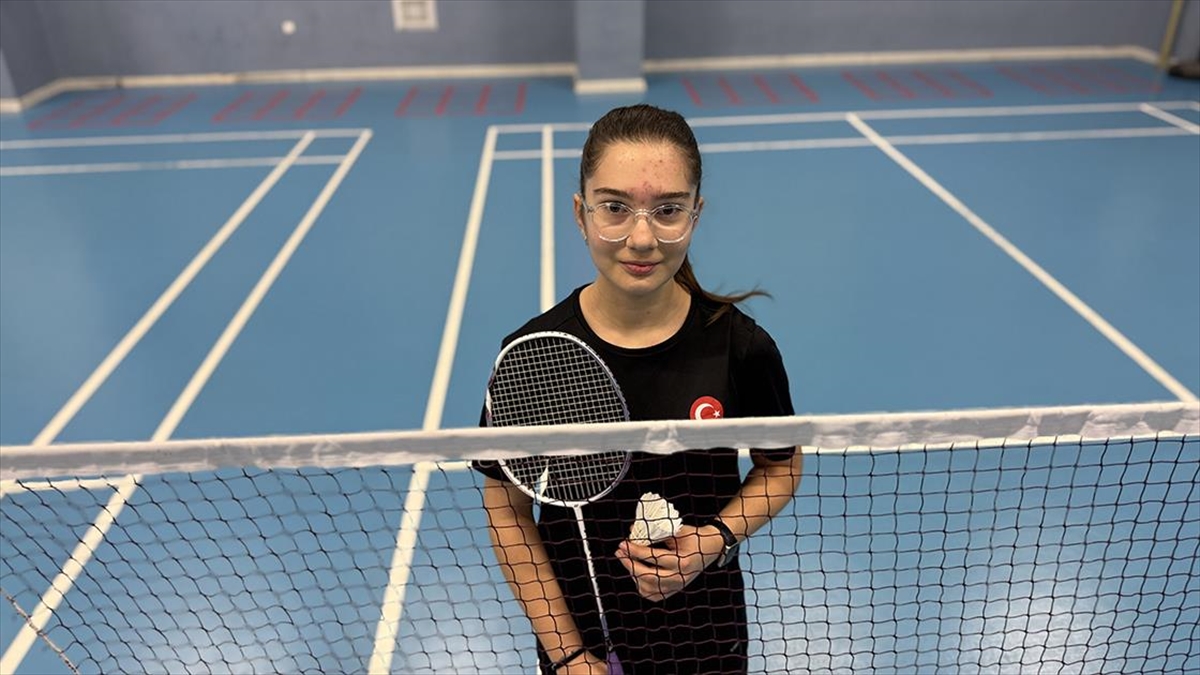 Milli badmintoncu Beril’in hedefi Avrupa’da kürsü Milli badmintoncu Beril’in hedefi Avrupa’da kürsü