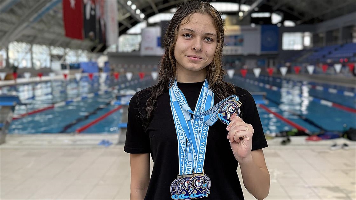 Milli yüzücü Derin Anbarlı’nın hedefi uluslararası organizasyonda madalya almak