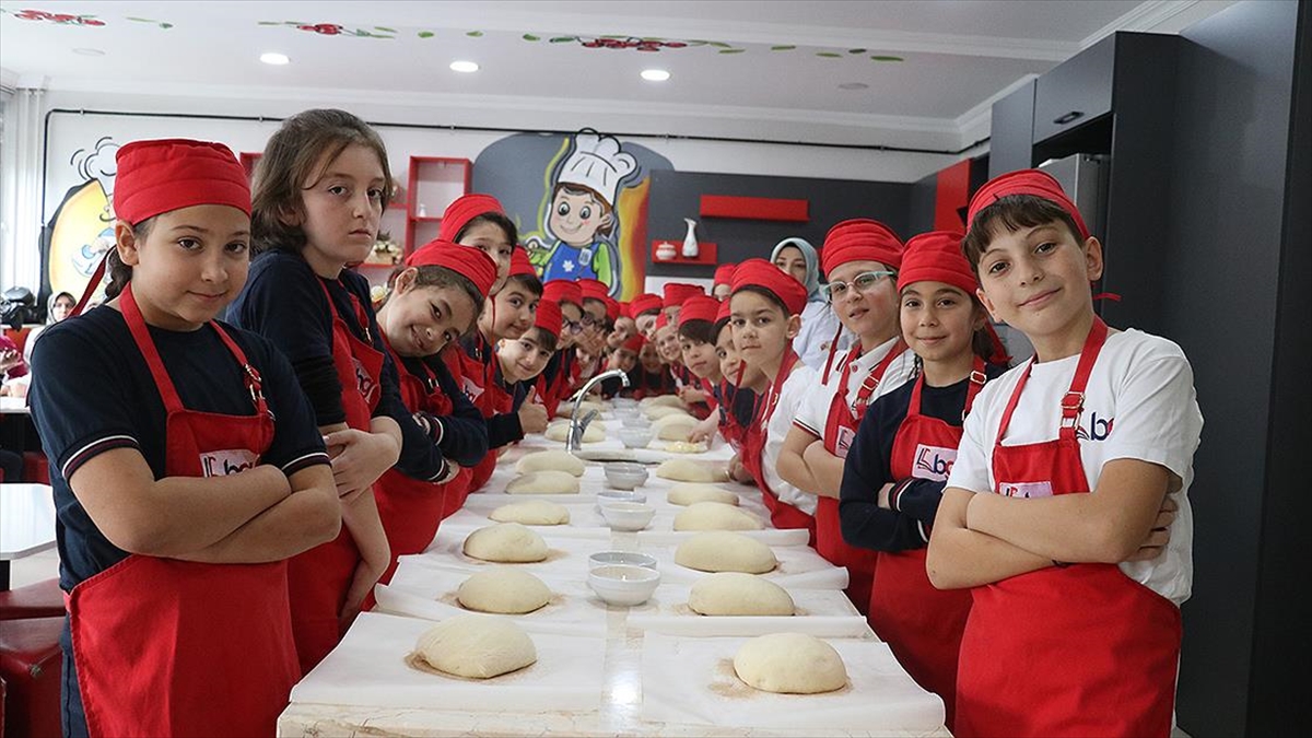 Minik şefler ramazanın ruhunu mutfak atölyesine taşıdı
