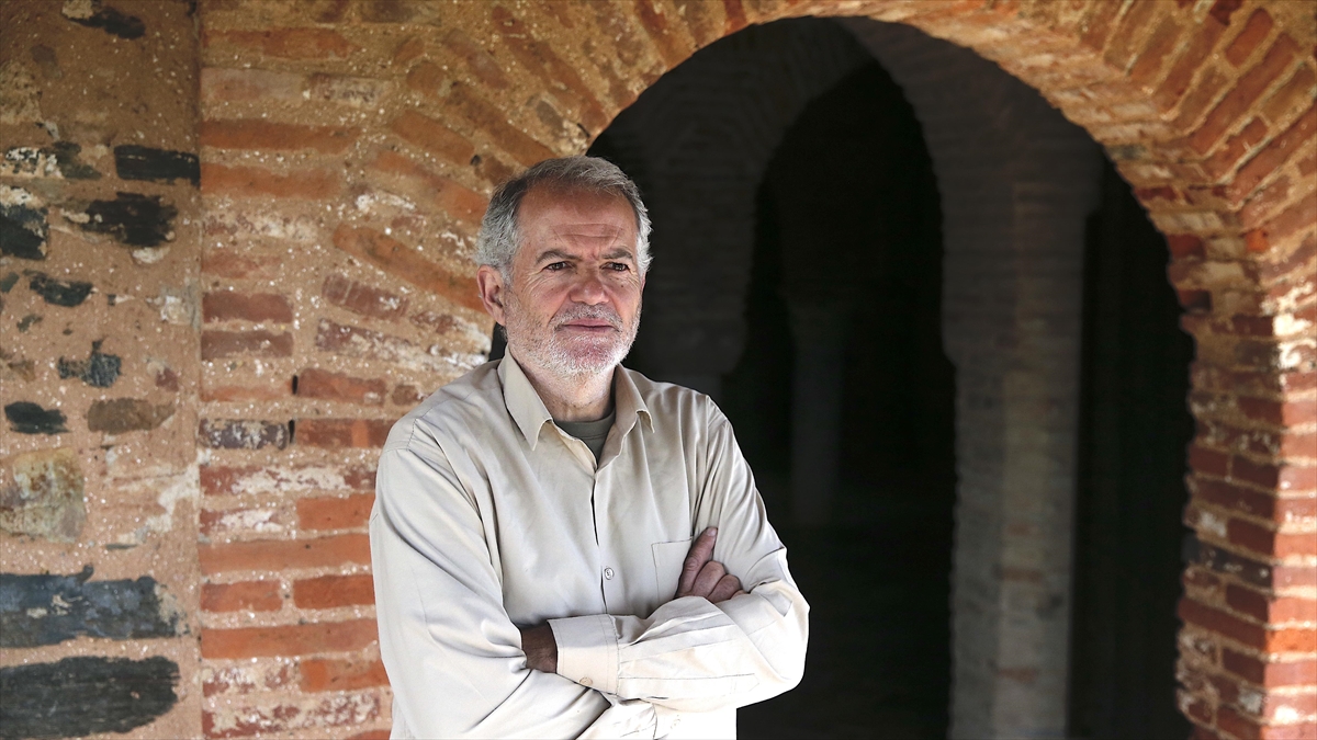 Müslüman olan İspanyol Rafael Hernandez, at sırtında Endülüs’ten Mekke’ye giderek “sözünü” tuttu Müslüman olan İspanyol Rafael Hernandez, at sırtında Endülüs’ten Mekke’ye giderek “sözünü” tuttu