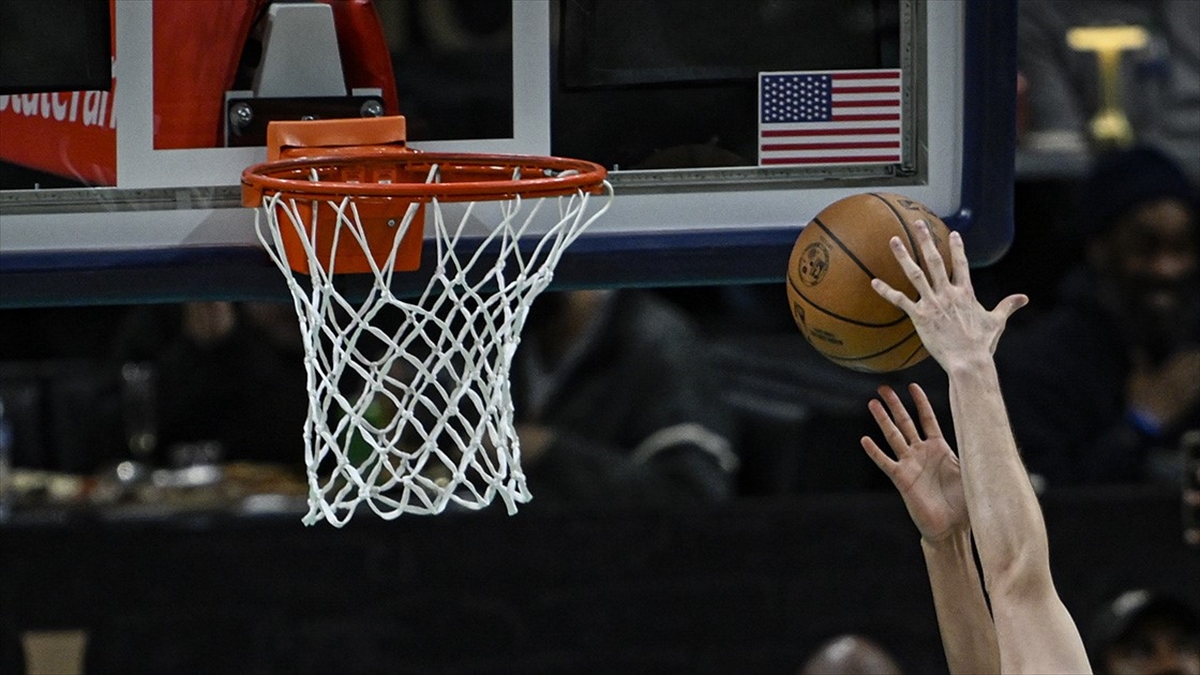 NBA’de Knicks, Wizards’ı 145-113 yenerek üst üste 6. galibiyetini aldı
