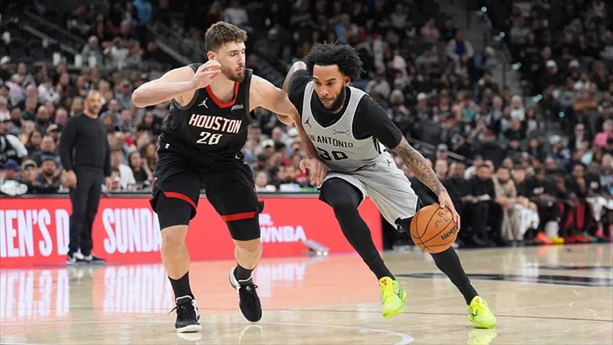 NBA’de Rockets, Alperen Şengün’ün 16 sayı attığı maçta Spurs’e 145-120 yenildi NBA’de Rockets, Alperen Şengün’ün 16 sayı attığı maçta Spurs’e 145-120 yenildi