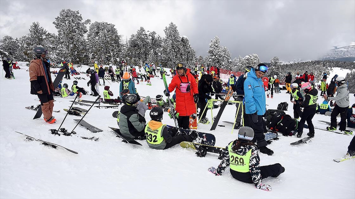 Okul Sporları Alp Disiplini, Snowboard ve Kayaklı Koşu Türkiye Şampiyonası tamamlandı Okul Sporları Alp Disiplini, Snowboard ve Kayaklı Koşu Türkiye Şampiyonası tamamlandı