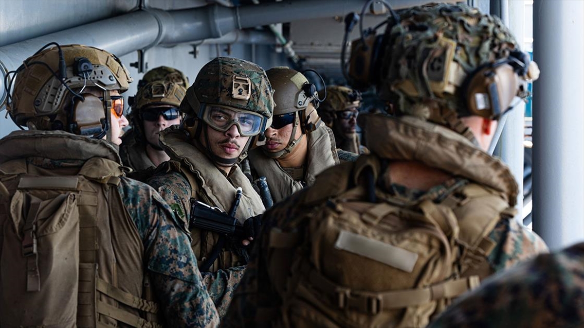 Pentagon’un, İran’da haftalar sürecek kara harekatına hazırlandığı iddia edildi Pentagon’un, İran’da haftalar sürecek kara harekatına hazırlandığı iddia edildi