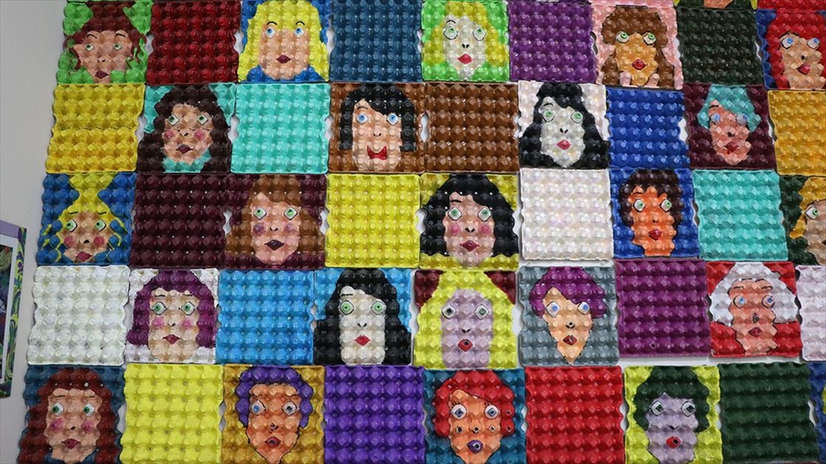 Rizeli öğretmen atık malzemeleri sanata dönüştürüyor