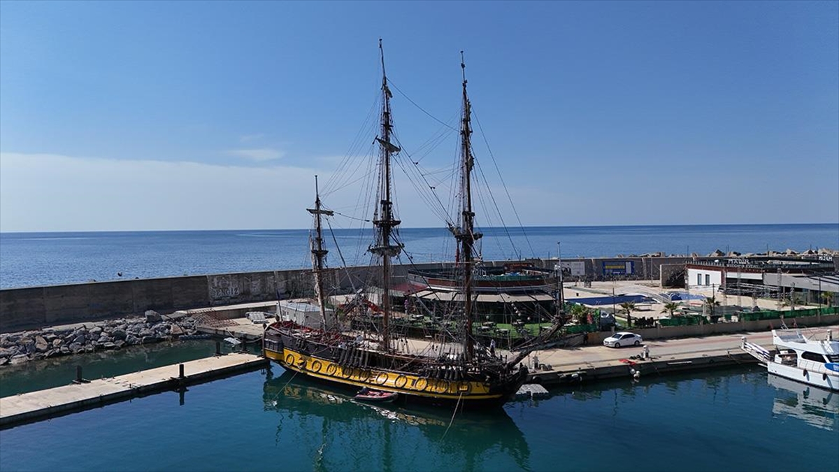 Rus Çarı 1. Petro’nun gemisi “Shtandart”ın kopyası Alanya’da gençler için yelken açıyor