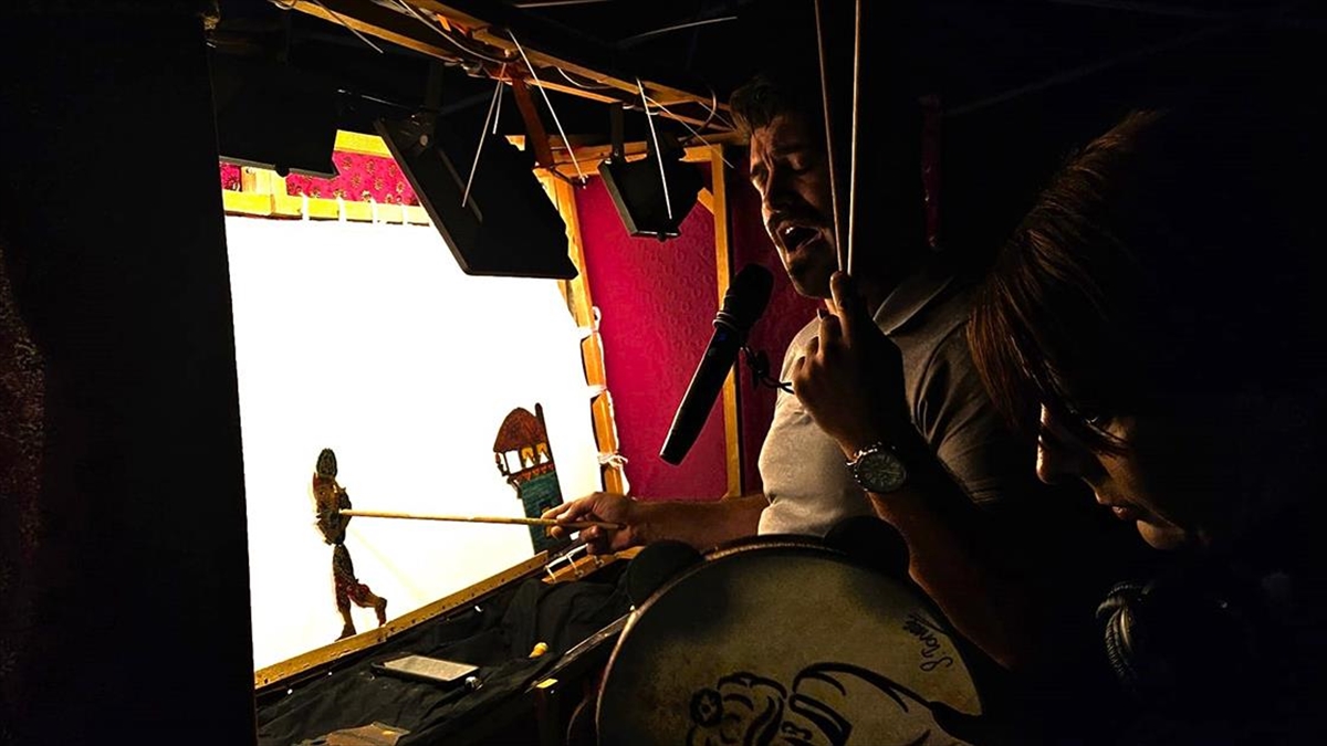 Sanatçı Aytuğ Çelik, Türk kukla sanatının geleceğini değerlendirdi Sanatçı Aytuğ Çelik, Türk kukla sanatının geleceğini değerlendirdi