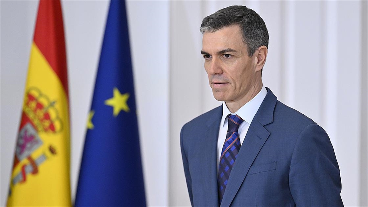 Sanchez, “daha özerk ve özgür” olmak için AB’den ABD’ye boyun eğmemesini istedi