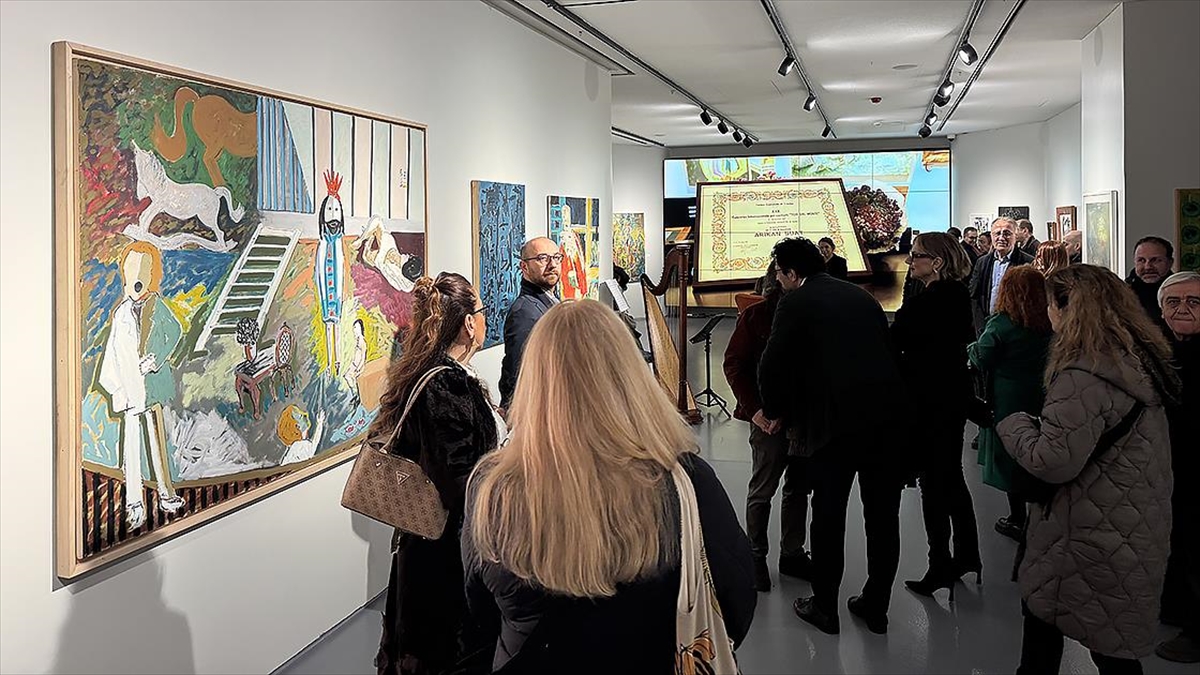“Ses ve Renkle Sanatta 50 Yıl” sergisi AKM’de sanatseverlerle buluştu