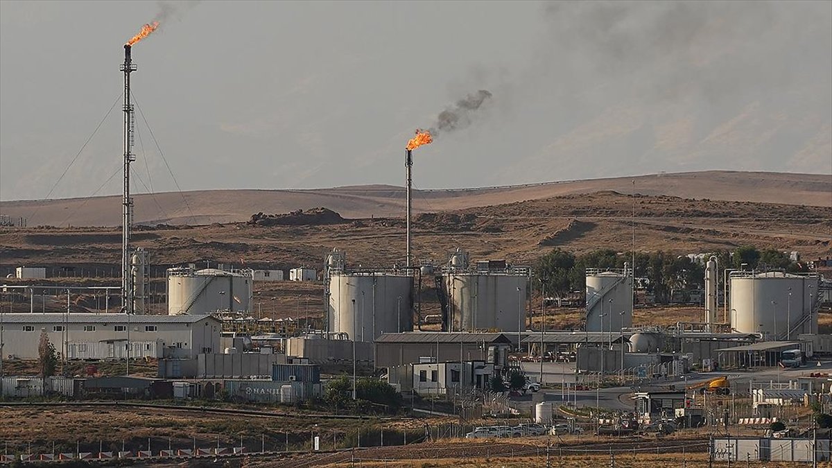 S&P Global Ratings, petrol üretim kesintileri nedeniyle Irak’ın kredi notunu negatif izlemeye aldı