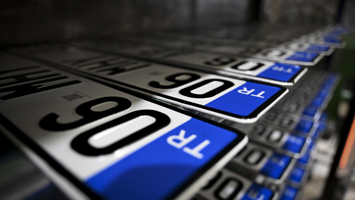 Standart dışı plakalar için tanınan rehberlik süresi yarın sona eriyor Standart dışı plakalar için tanınan rehberlik süresi yarın sona eriyor