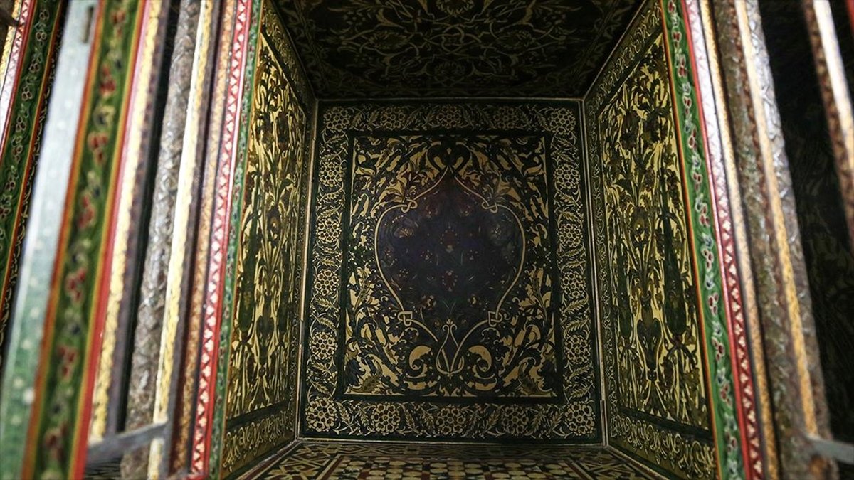 Sultan 2. Abdülhamid’in şehit yakınları ve gaziler yararına bağışladığı ahşap dolap restore edildi