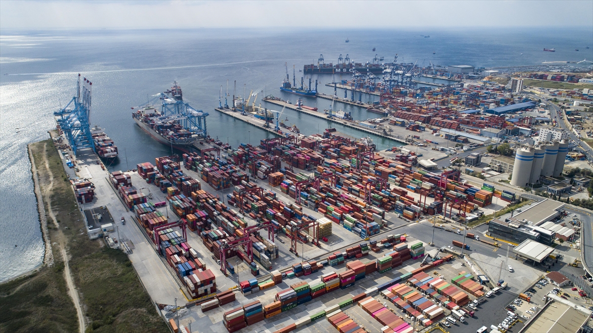 Türkiye’nin ihracatı şubatta yüzde 1,6 artışla 21 milyar 65 milyon dolar oldu