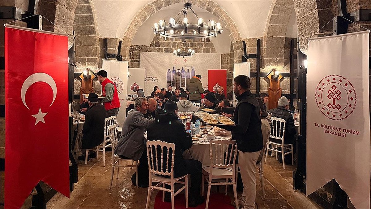 Vakıflar Genel Müdürlüğü günde 120 bini aşkın kişiye iftar veriyor