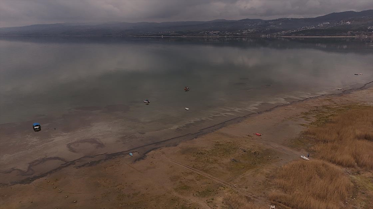 Yağışlar ve alternatif kaynaklarla beslenen Sapanca Gölü’nde kuraklığın izleri siliniyor