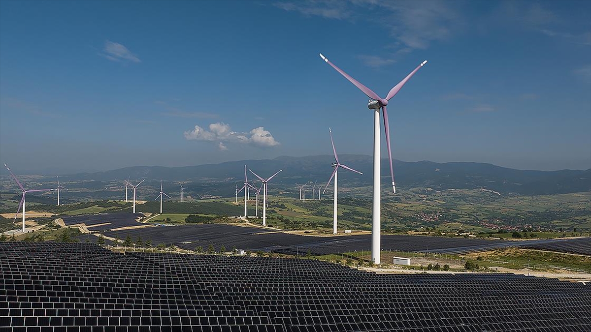 Yenilenebilir enerjide yatırım süresinin yarıya inmesi 2035 hedeflerine giden yolu açıyor