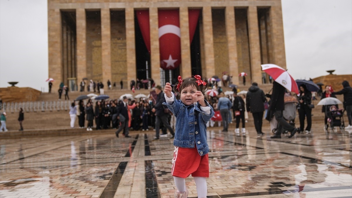 23 Nisan Ulusal Egemenlik ve Çocuk Bayramı coşkuyla kutlanıyor