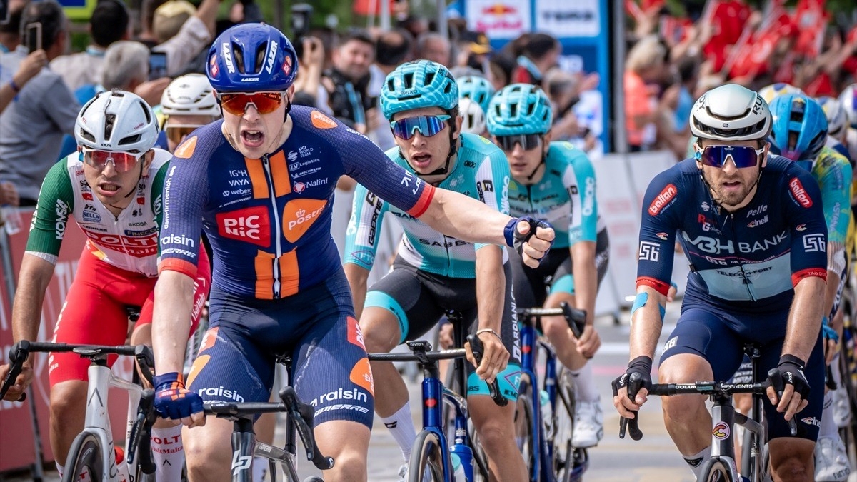 61. Cumhurbaşkanlığı Türkiye Bisiklet Turu’nu beşinci etabını Casper van Uden kazandı