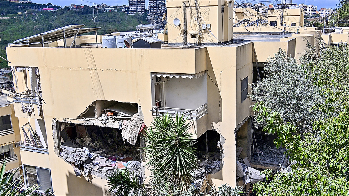 AA’ya konuşan Lübnanlı yetkili: Cumhurbaşkanı Avn, ateşkese Lübnan’ın dahil edilmesi için temaslar yürütüyor AA’ya konuşan Lübnanlı yetkili: Cumhurbaşkanı Avn, ateşkese Lübnan’ın dahil edilmesi için temaslar yürütüyor