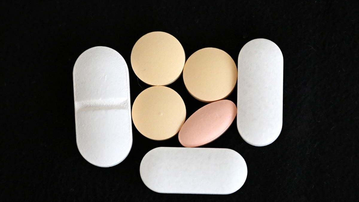 ABD, bazı ithal patentli ilaçlara yüzde 100 gümrük vergisi getirirken metal tarifelerini düzenledi