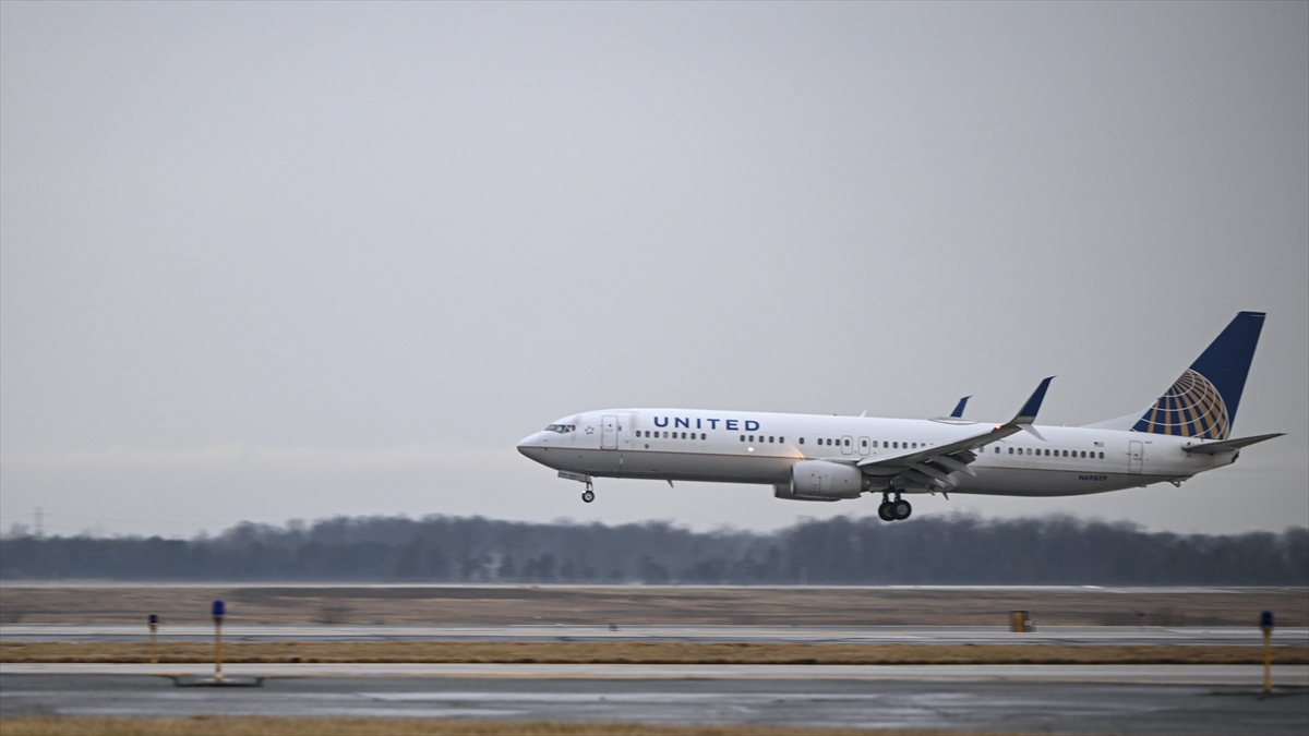 ABD’de hava yolu şirketleri yakıt maliyetleri nedeniyle fiyatları yükseltiyor