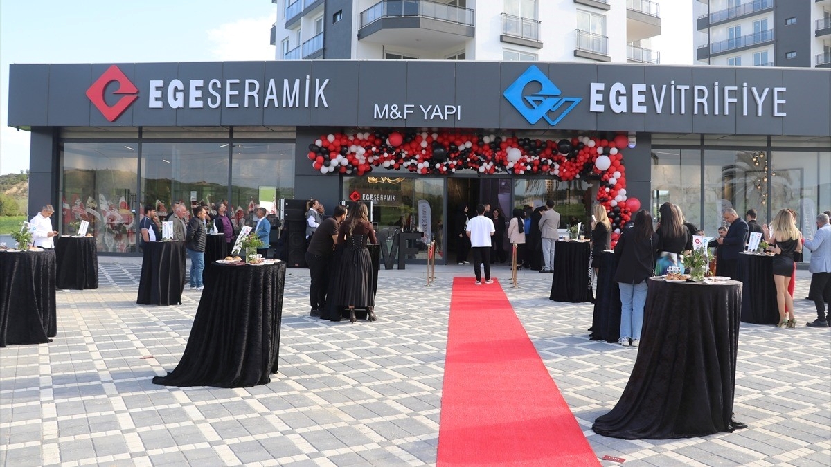Adana’da Ege Seramik ve Ege Vitrifiye showroomu açıldı