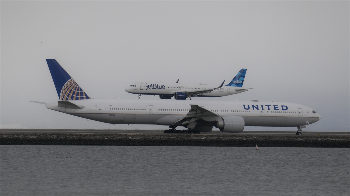 Avrupa’da jet yakıtı krizi büyürken ABD alternatif tedarikçi konumuna geliyor Avrupa’da jet yakıtı krizi büyürken ABD alternatif tedarikçi konumuna geliyor