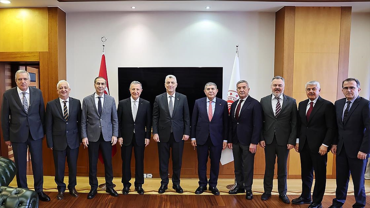 Bakan Bolat: Müteahhitlik sektörü, Türkiye’nin ekonomik büyümesine önemli katkılar sunmaya devam etmektedir