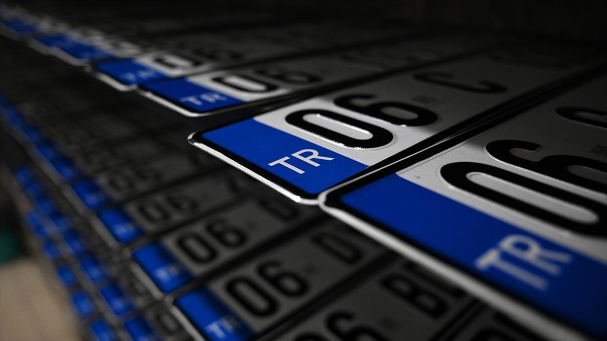 Başkentte standart dışı plaka değişim yoğunluğu sürüyor