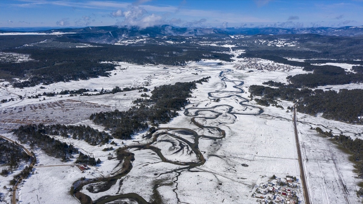 Bazı ilerde kar etkisini sürdürüyor