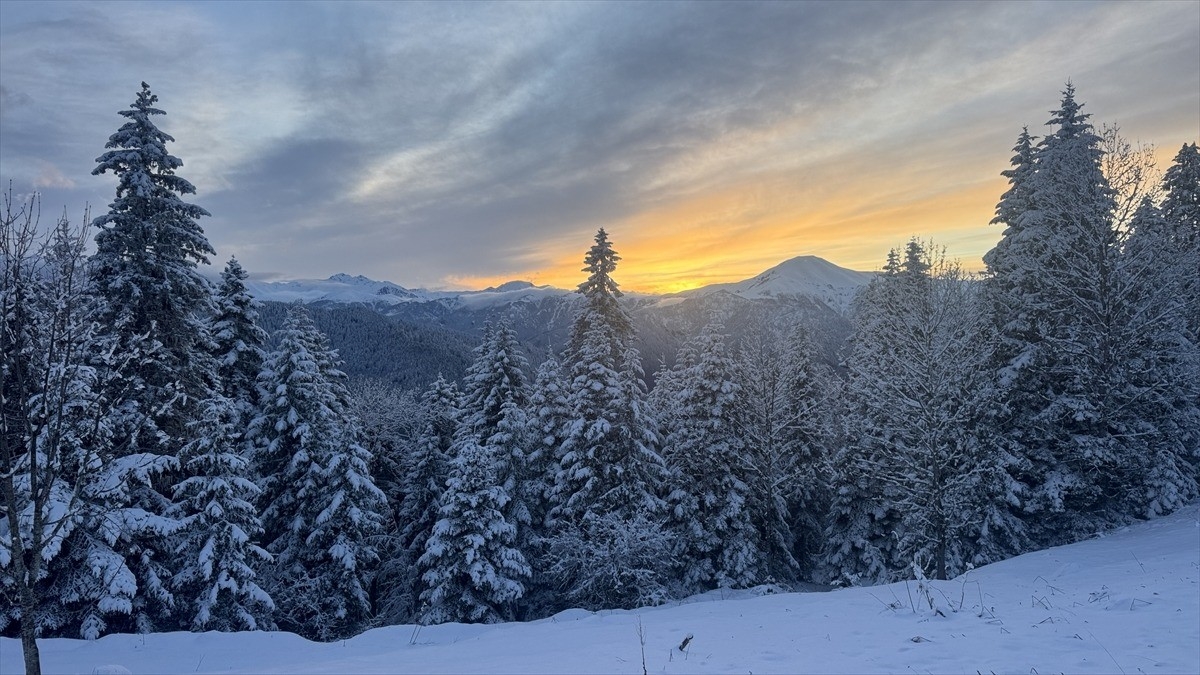 Birçok ilde nisanda kar etkisini sürdürüyor Birçok ilde nisanda kar etkisini sürdürüyor