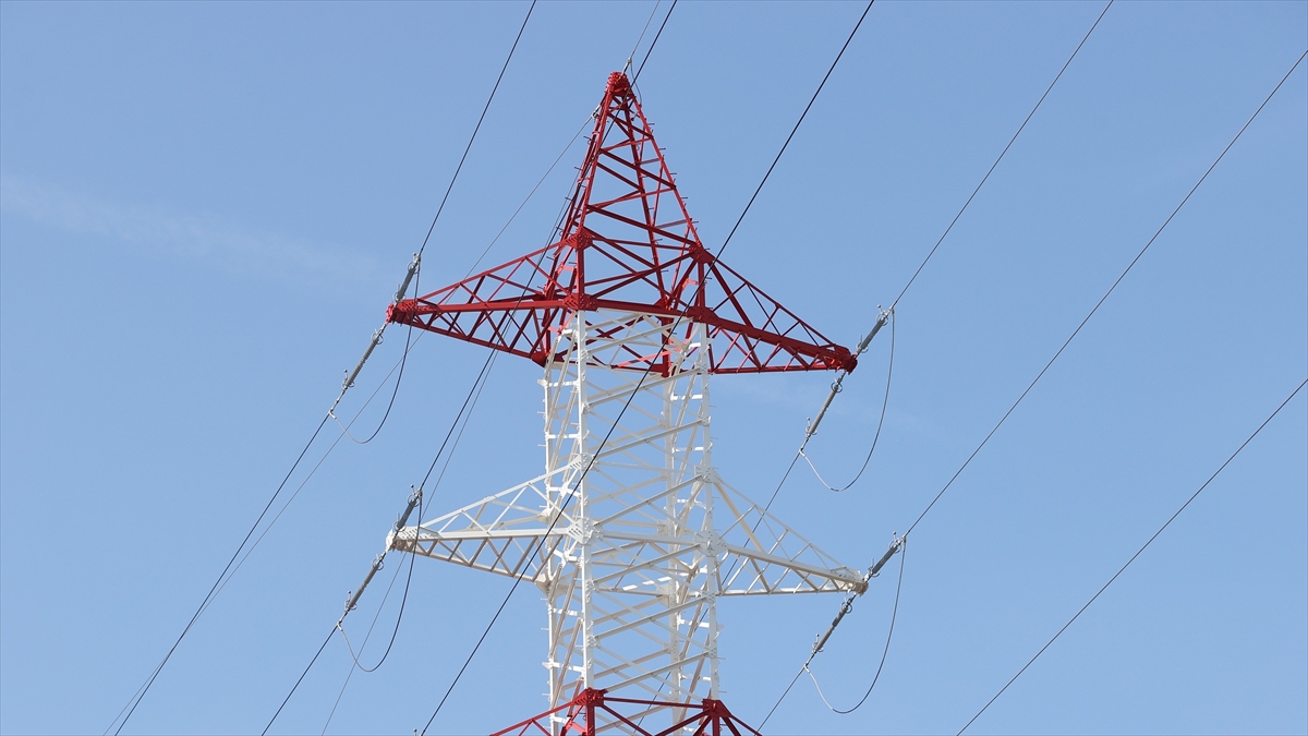 Elektrik üretimi şubatta yüzde 3,09 azaldı