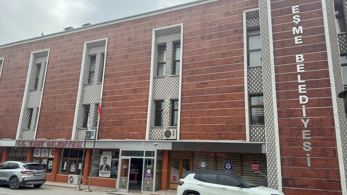 Eşme Belediye Başkanı Tozan “irtikap” soruşturmasında gözaltına alındı