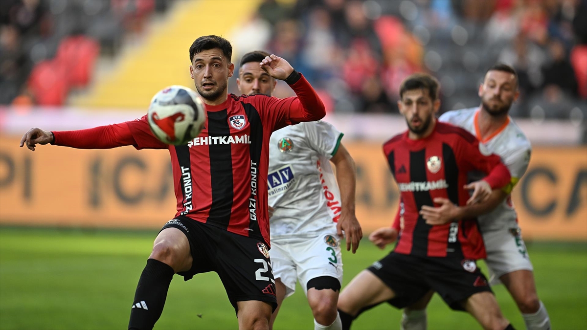 Gaziantep FK ile Corendon Alanyaspor 1-1 berabere kaldı Gaziantep FK ile Corendon Alanyaspor 1-1 berabere kaldı
