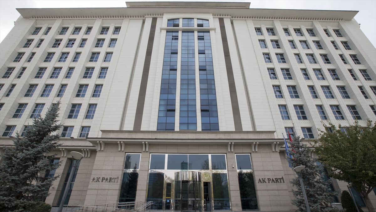 Geleceğin kadın liderlerine “münazara eğitimi”