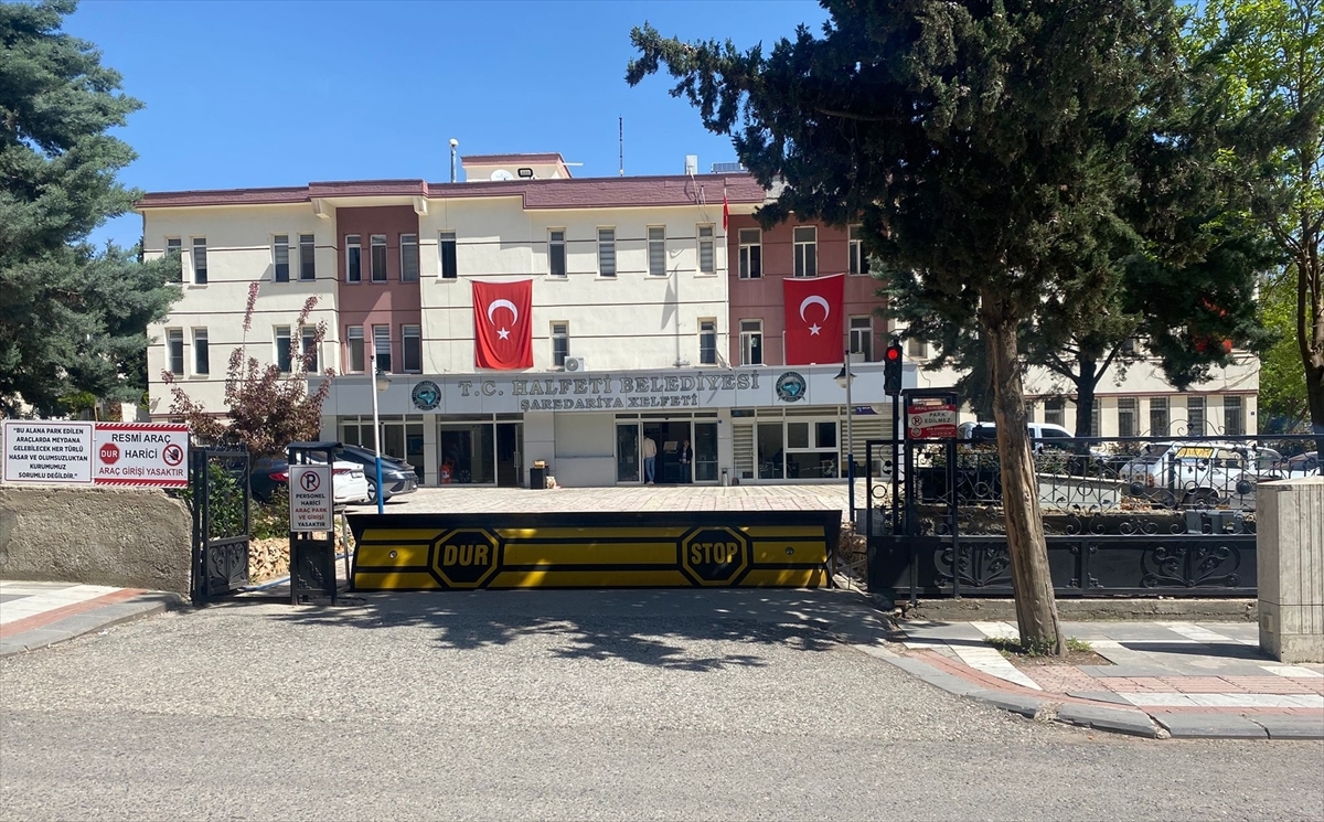 Halfeti Belediyesine yönelik operasyonda 49 şüpheli gözaltına alındı