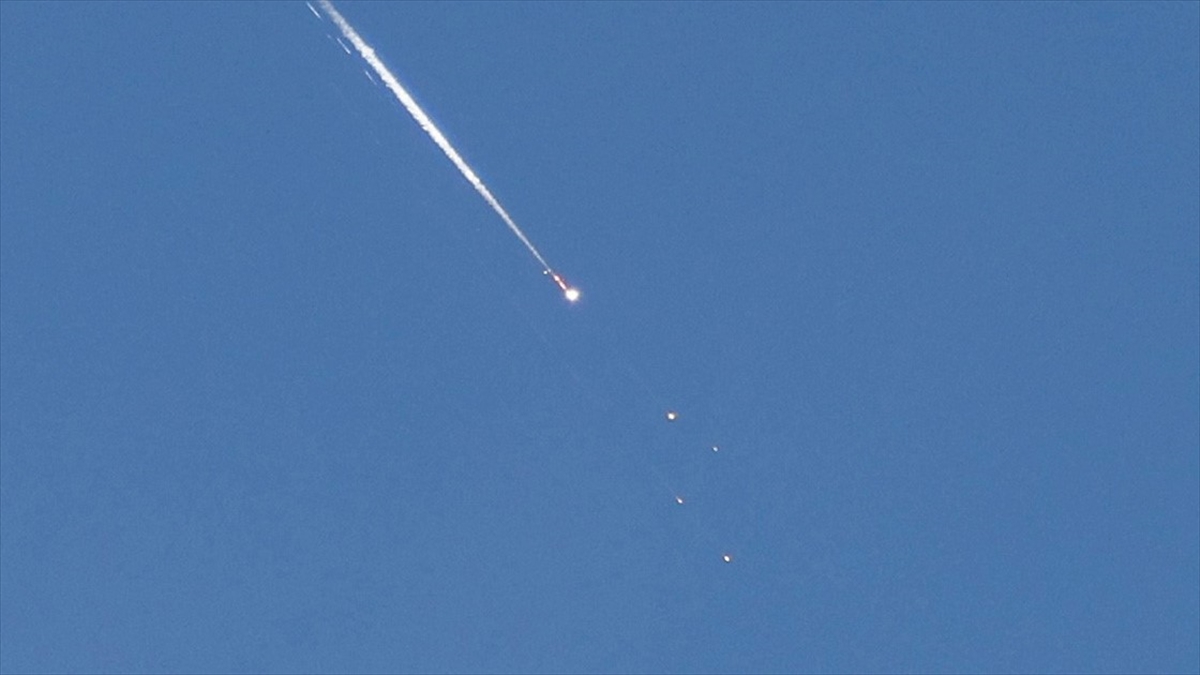 Hizbullah: Deniz tipi kruz füzesiyle Lübnan açıklarında İsrail askeri gemisini hedef aldık Hizbullah: Deniz tipi kruz füzesiyle Lübnan açıklarında İsrail askeri gemisini hedef aldık