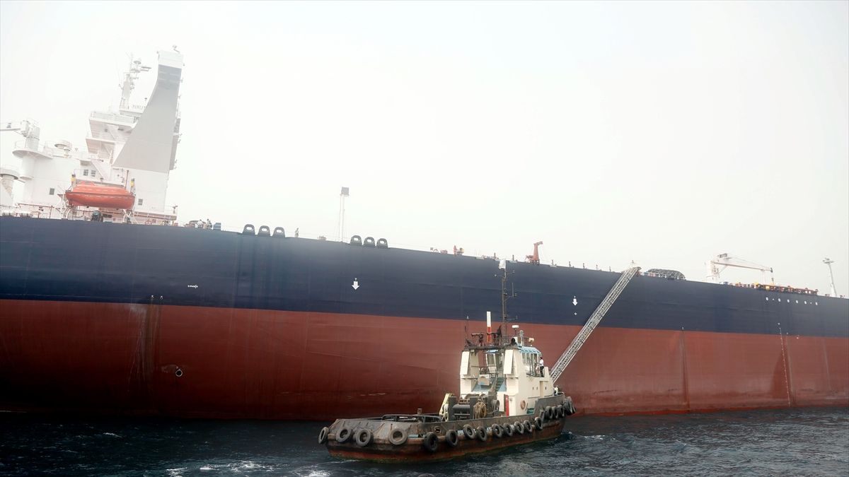 Hürmüz Boğazı’ndaki arz aksamaları nedeniyle Çin’in petrol ithalatında nisanda sert düşüş bekleniyor