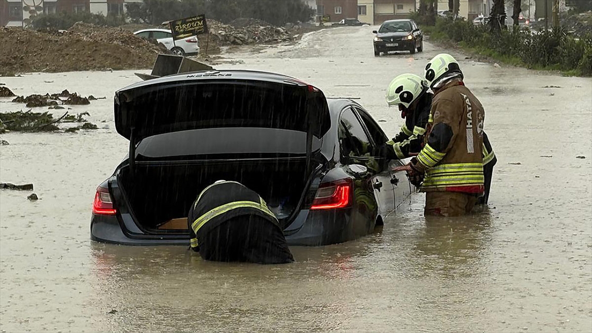 İçişleri Bakanlığından sel, su baskını ve çığ uyarısı İçişleri Bakanlığından sel, su baskını ve çığ uyarısı