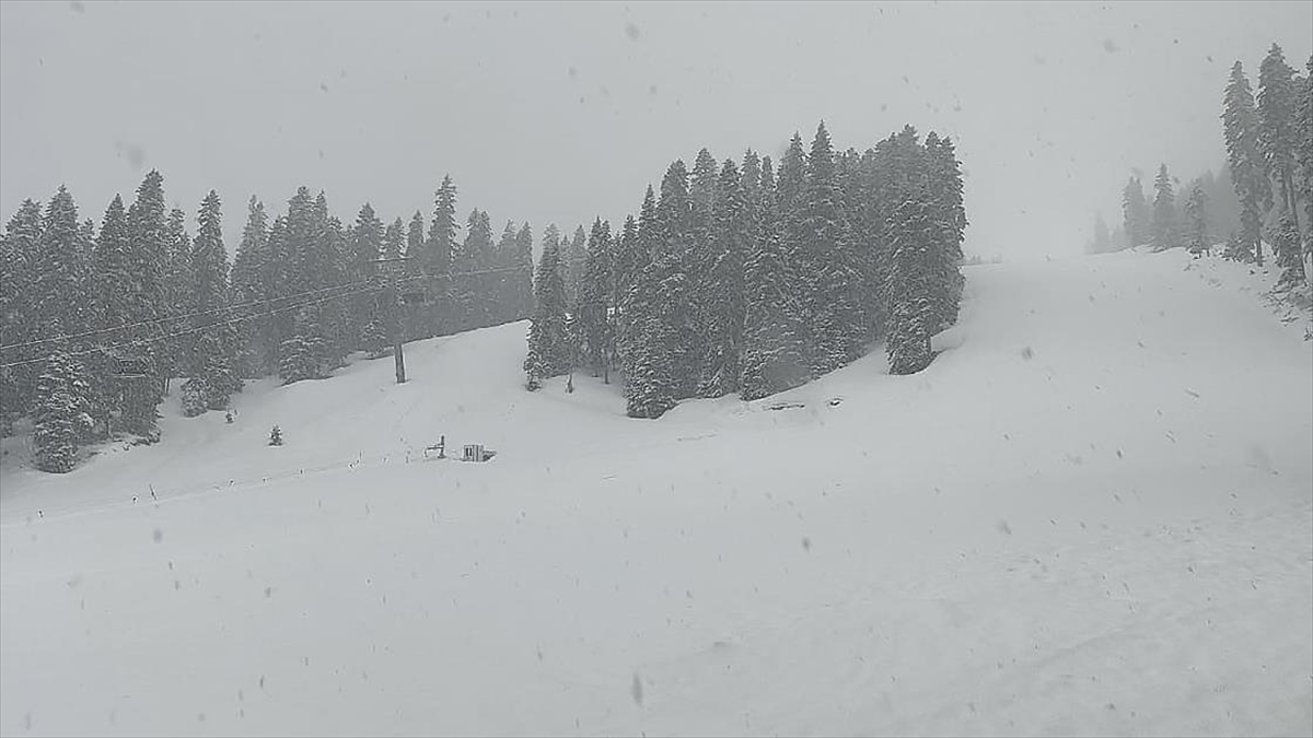 Ilgaz Dağı’nda kar yağışı etkili oluyor