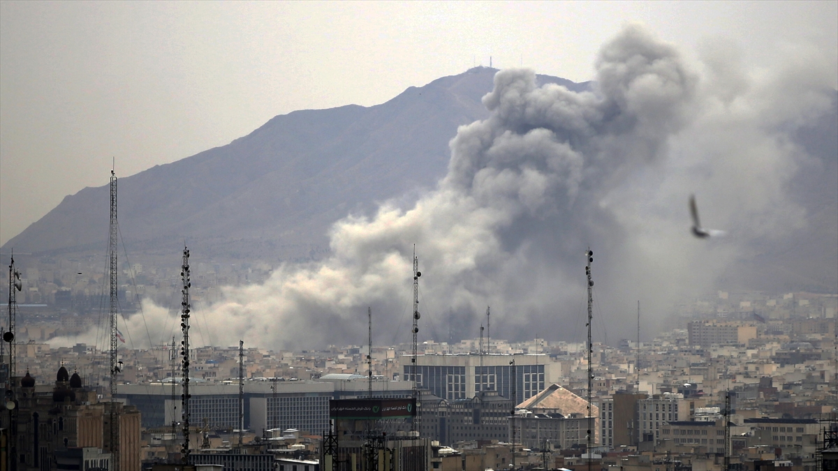 İran’da, ABD-İsrail saldırılarında hasar gören sivil hedef sayısı 115 bini geçti