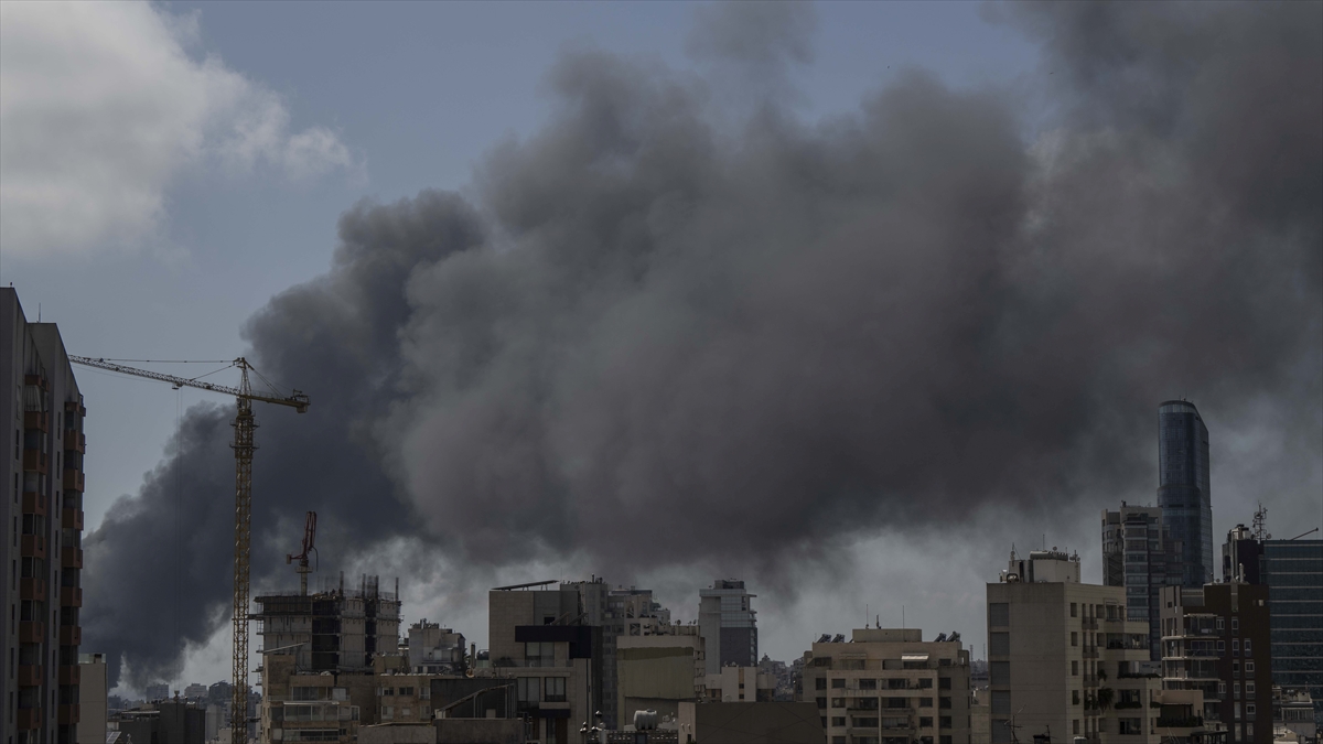 İsrail ordusu köprüleri hedef alarak halkını göçe zorladığı Lübnan’ın güneyini izole ediyor