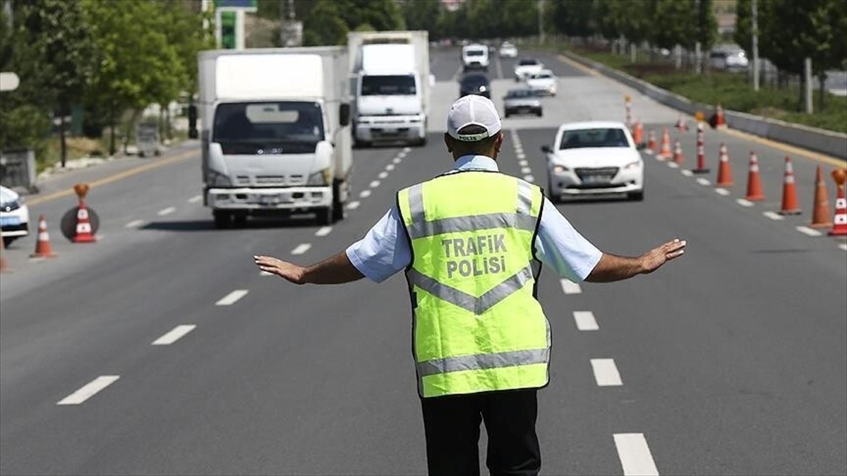 İstanbul’da 3 ilçede bugün ve yarın bazı yollar trafiğe kapatılacak