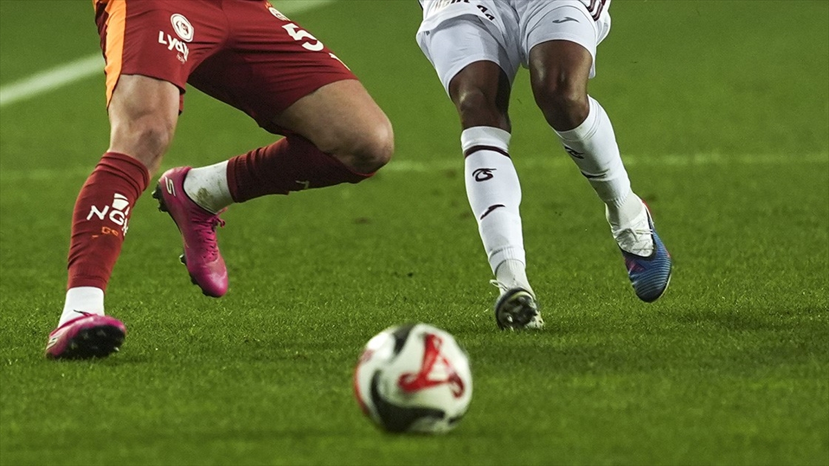 Lider Galatasaray, Süper Lig’de yarın Trabzonspor’a konuk olacak