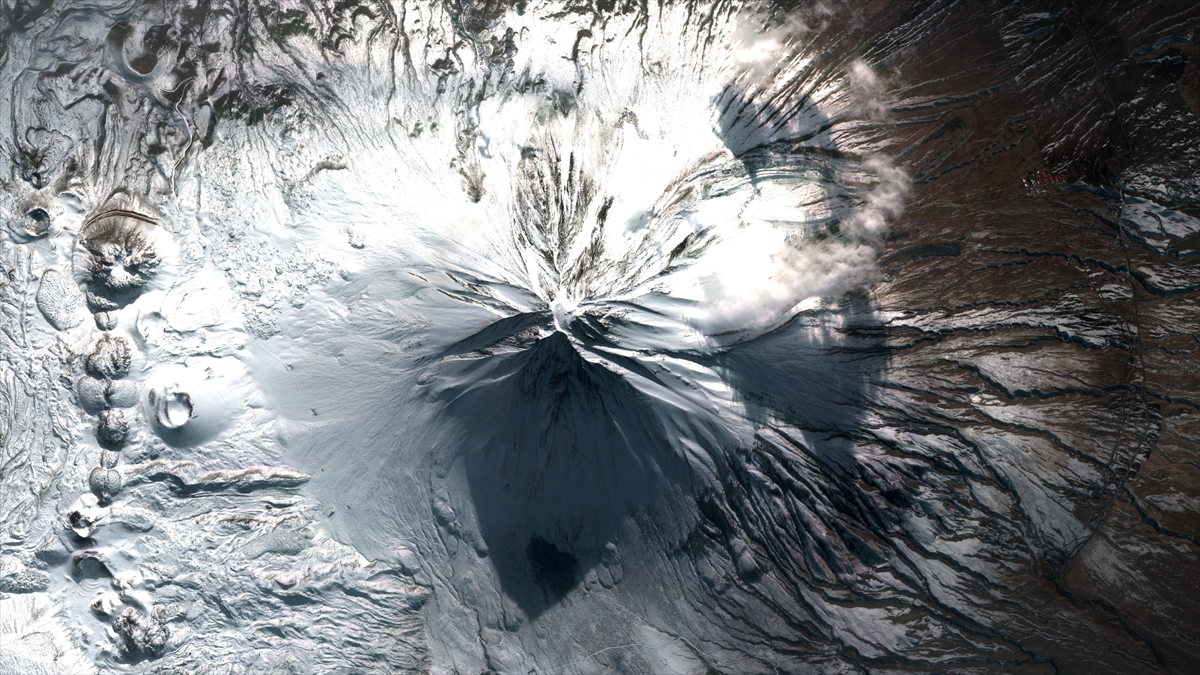 MSB, Ağrı Dağı’nın Göktürk-2B uydusuyla çekilen fotoğrafını paylaştı MSB, Ağrı Dağı’nın Göktürk-2B uydusuyla çekilen fotoğrafını paylaştı